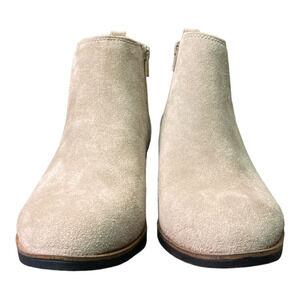 White Mountain Ladies 1" Heel Suede Leather Ankle Boots Taupe Size 9